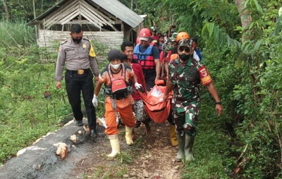 Proses evakuasi jenazah korban tenggelam di Malang (Foto-foto: Humas Polres Malang)
