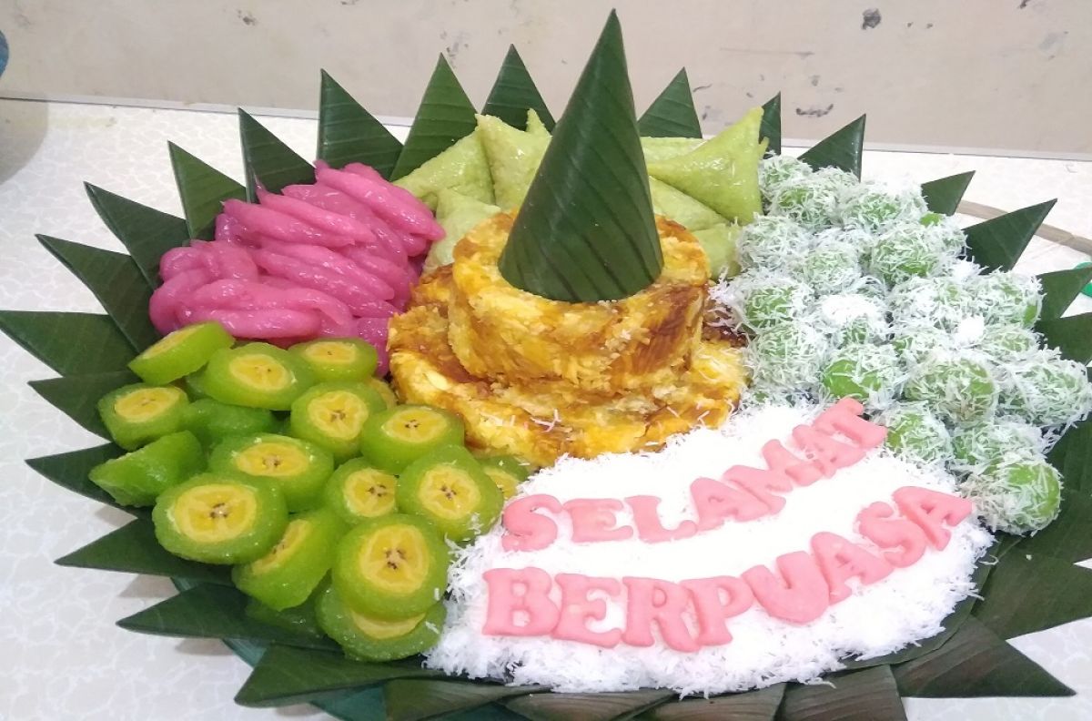 Tumpeng Jajanan Tradisional Masih Jadi Idola Takjil di Jombang