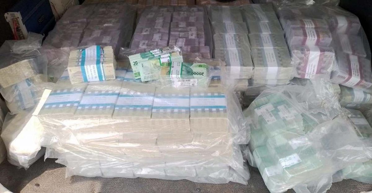 Uang miliaran rupiah yang kini disita Satreskrim Polres Mojokerto Kota (Foto: Satreskrim Polres Mojokerto Kota for jatimnow.com)