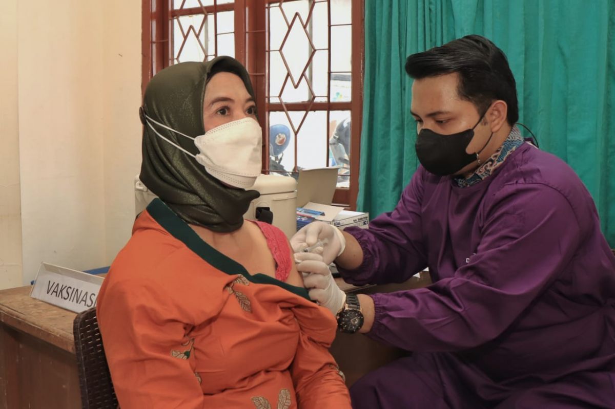 Vaksinasi di Rumah Vaksin Taman Kota Pasuruan.(Foto: Humas Pemkot Pasuruan)