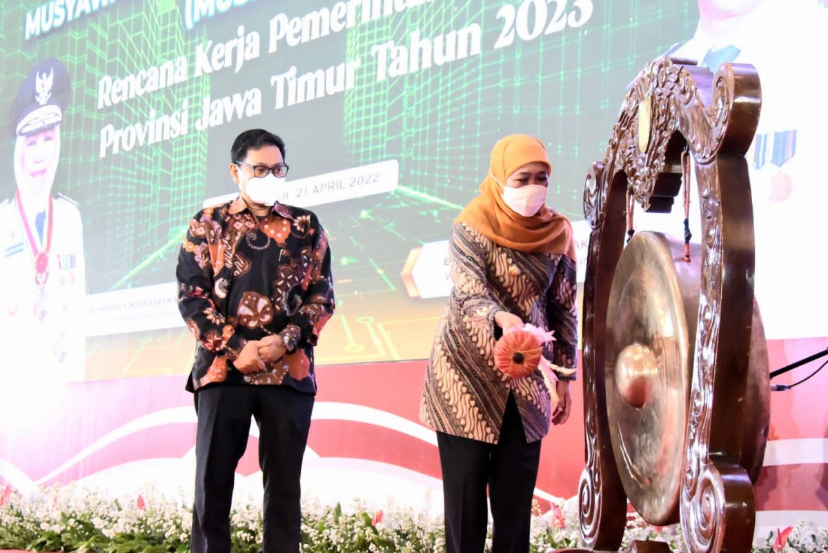 Gubernur Khofifah Indar Parawansa saat membuka Musrenbang RKPD Provinsi Jatim Tahun 2023 (Foto-foto: Humas Pemprov Jatim/jatimnow.com)