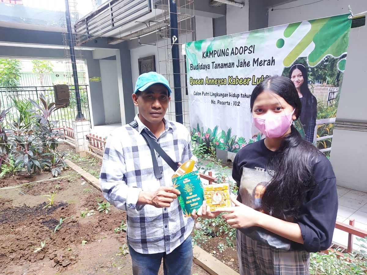 Top! Siswi SD Kembangkan Kampung Adopsi Budidaya Jahe Merah di Surabaya