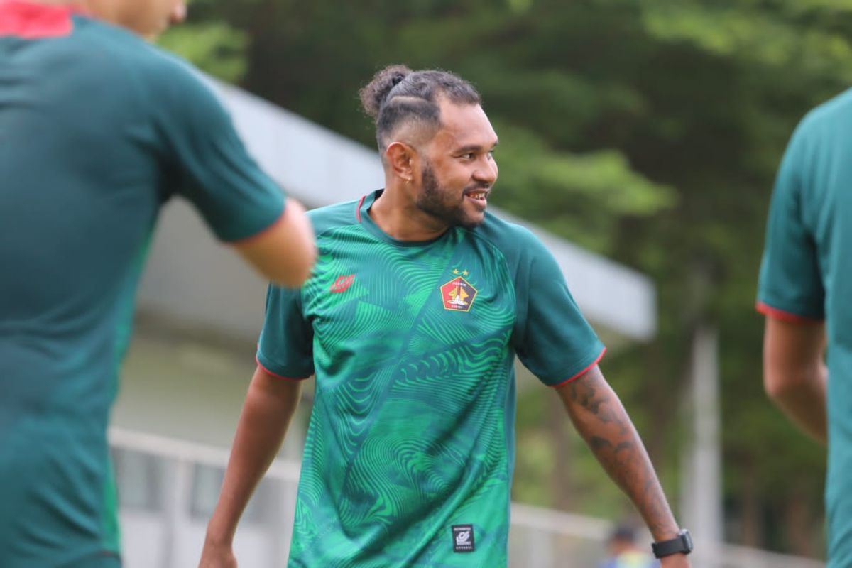 Fandry Imbiri sudah bergabung dengan Persik Kediri di Jakarta. (Foto : Persik Kediri/Jatimnow.com)