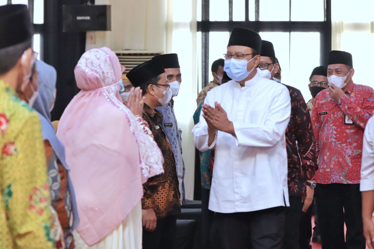 Buka Bimbingan Manasik Haji 2022, Gus Ipul Berpesan CJH Jaga Kesehatan
