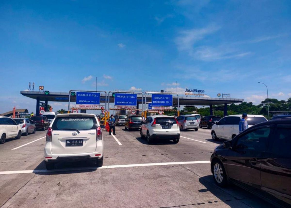 Arus balik Lebaran 2022 via tol di Jatim (Foto: Dok. jatimnow.com)