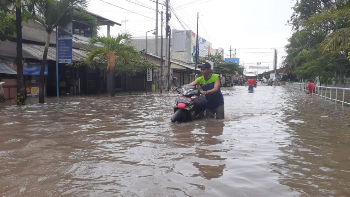 Banjir yang melanda dua kecamatan di Probolinggo. (Foto: Mahfud Hdiayatullah/jatimnow.com)
