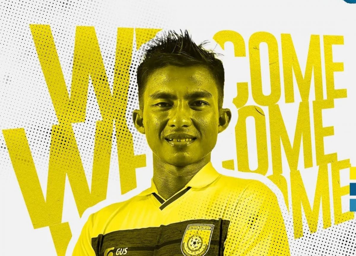 Gelandang PSPS Pekanbaru, Rahmat Hidayatullah yang kini resmi berseragam Gresik United (Foto: Instagram Gresik United)