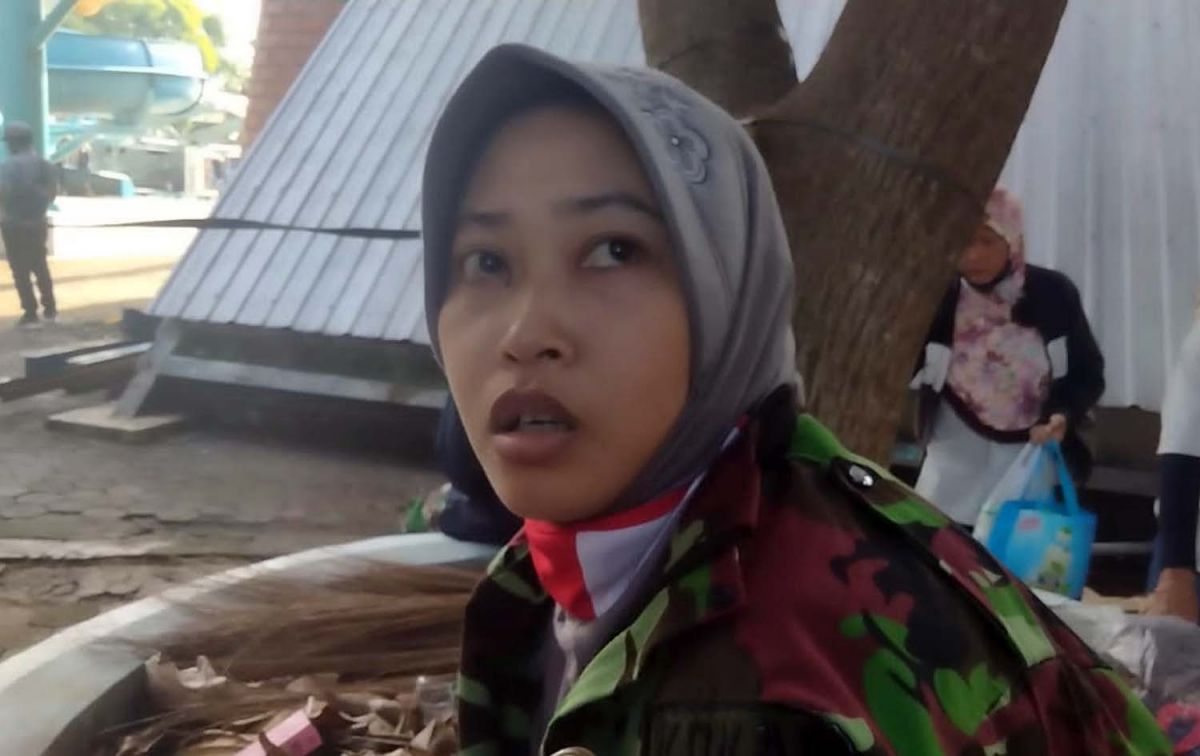 Kepanikan Pengunjung saat Seluncuran di Kolam Renang KenPark Surabaya Ambrol