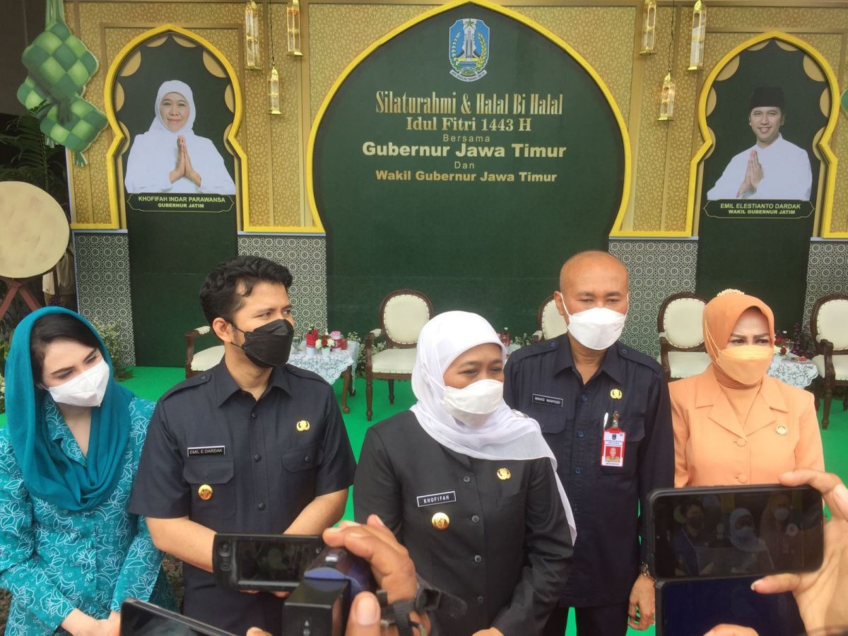 Gubernur Jatim Khofifah Indar Parawansa (tengah).(Foto: Ni'am Kurniawan/jatimnow.com)