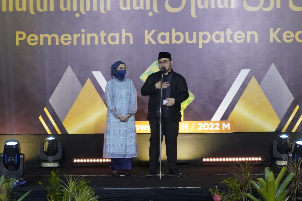Mas Dhito dalam acara silaturahmi dan halal bihalal Pemerintah Kabupaten Kediri di Convention Hall Simpang Lima Gumul. (Foto: Humas Pemkab Kediri/jatimnow.com)