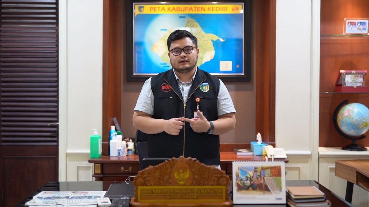 Mas Dhito Izinkan Masyarakat Kabupaten Kediri Lepas Masker di Luar Ruangan