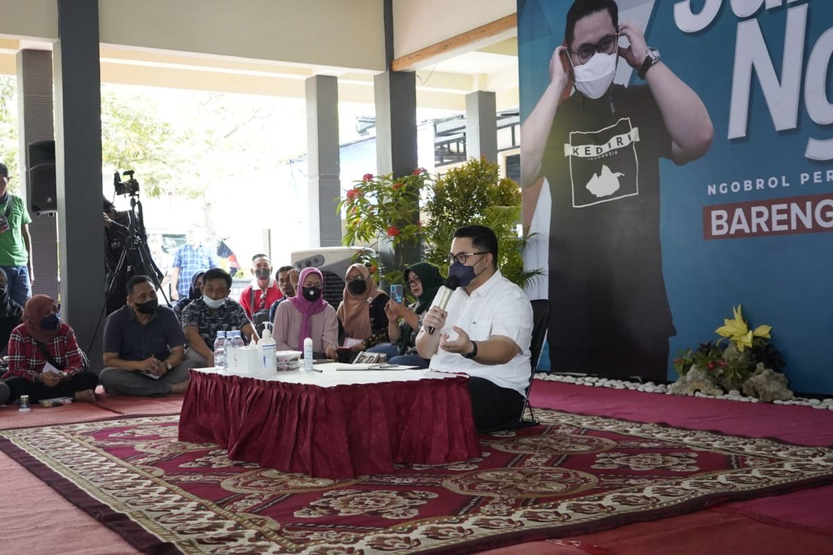 Mas Dhito dalam acara Jumat Ngopi. (Foto : Humas Pemkab Kediri/Jatimnow.com)