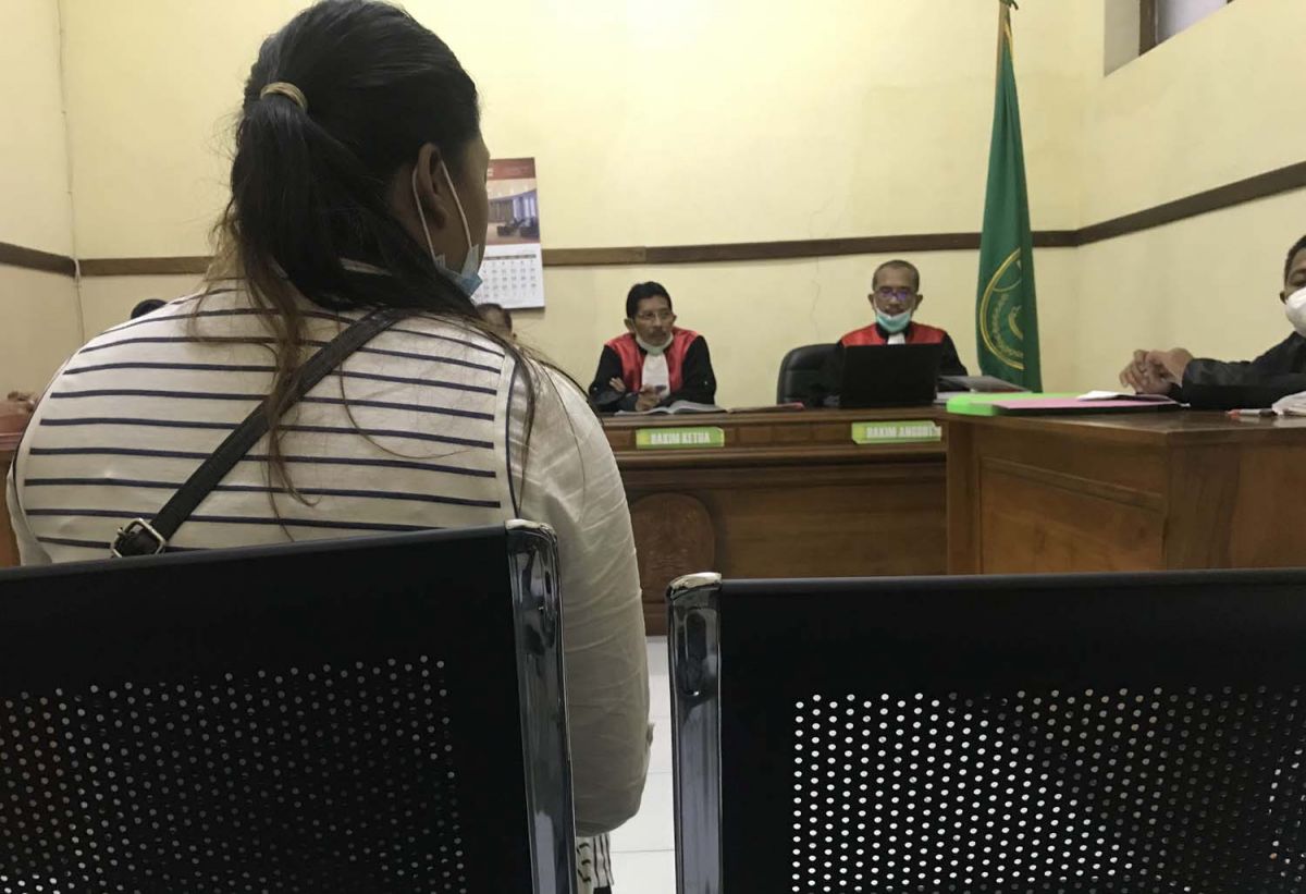 Proses persidangan menantu yang diseret ke meja hijau oleh mertuanya di Sidoarjo (Foto: Zainul Fajar/jatimnow.com)