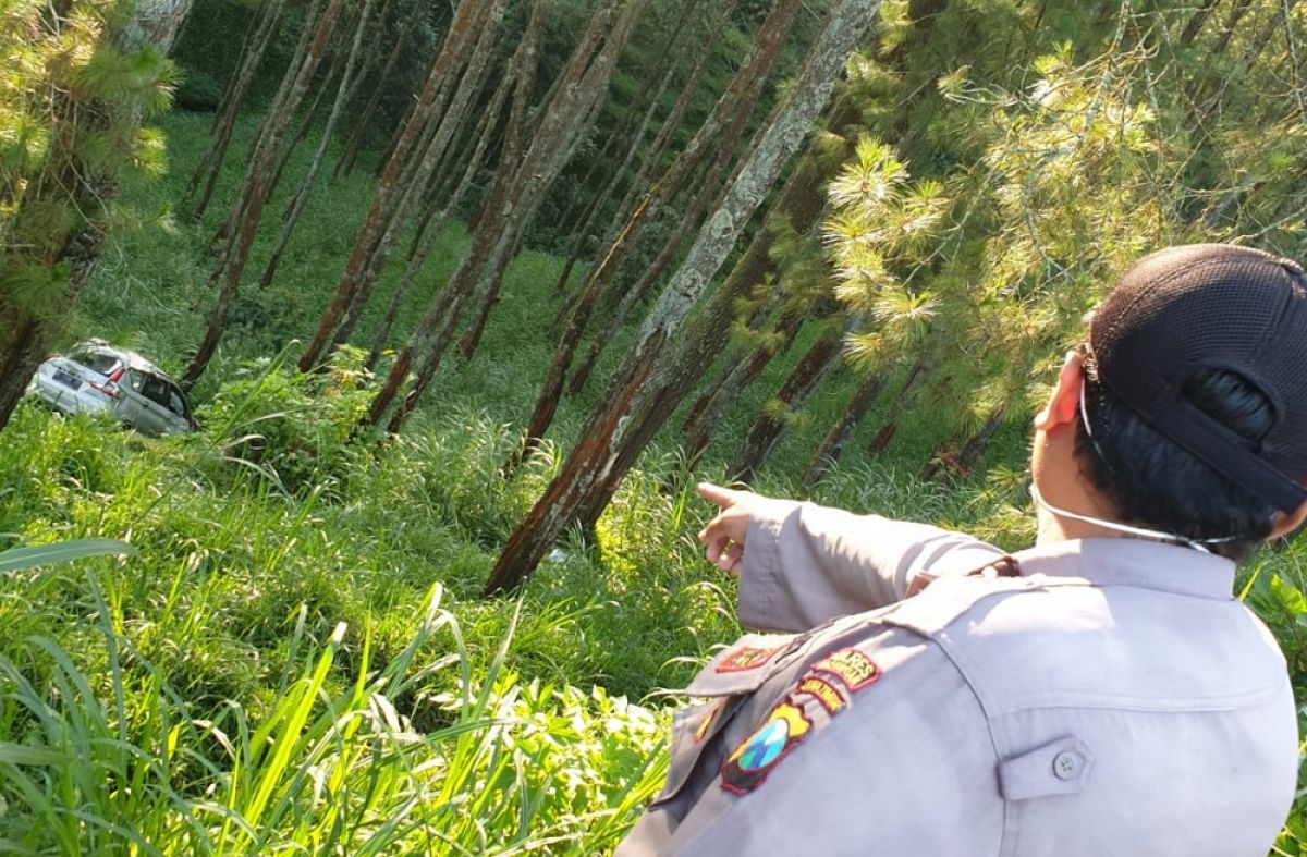 Pilihan Pembaca: Terseret Ombak, Mobil Terperosok, Lalin Padat Merayap