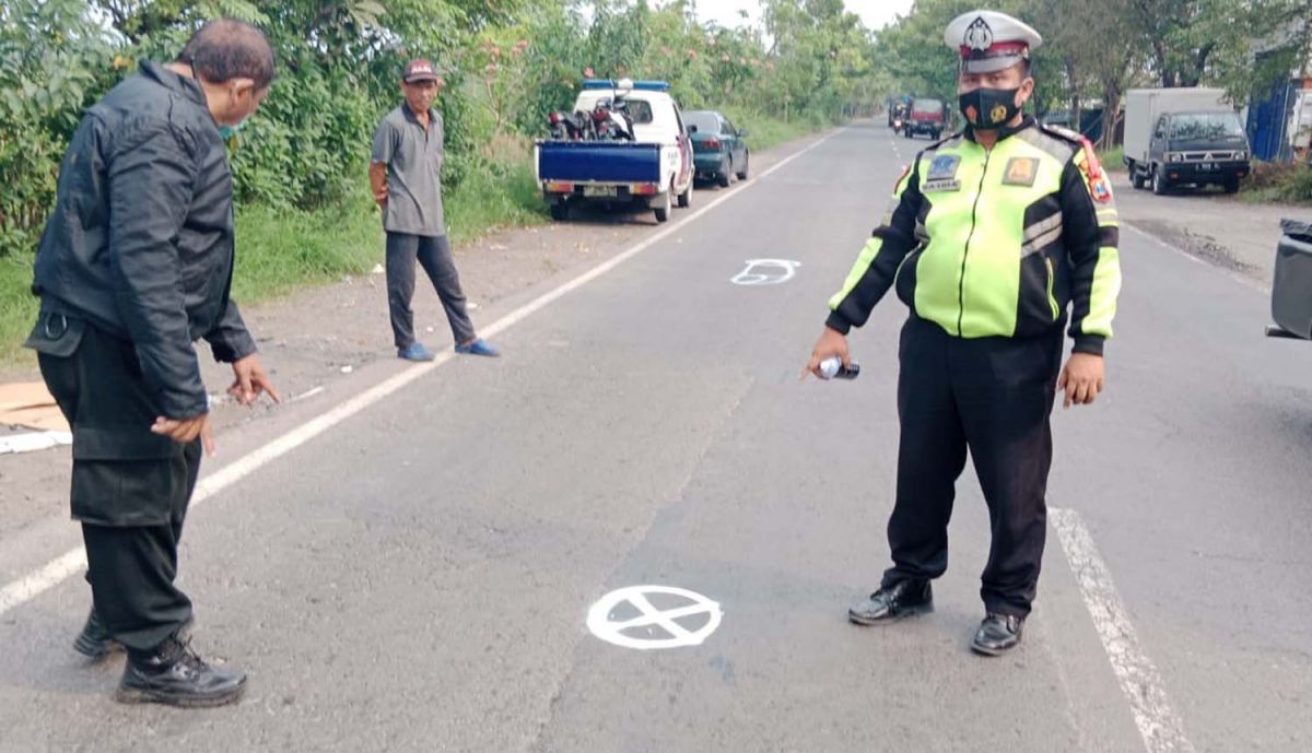 Lokasi kecelakaan dua motor di Sidoarjo yang menyebabkan seorang pelajar tewas (Foto: Satlantas Polresta Sidoarjo for jatimnow.com)