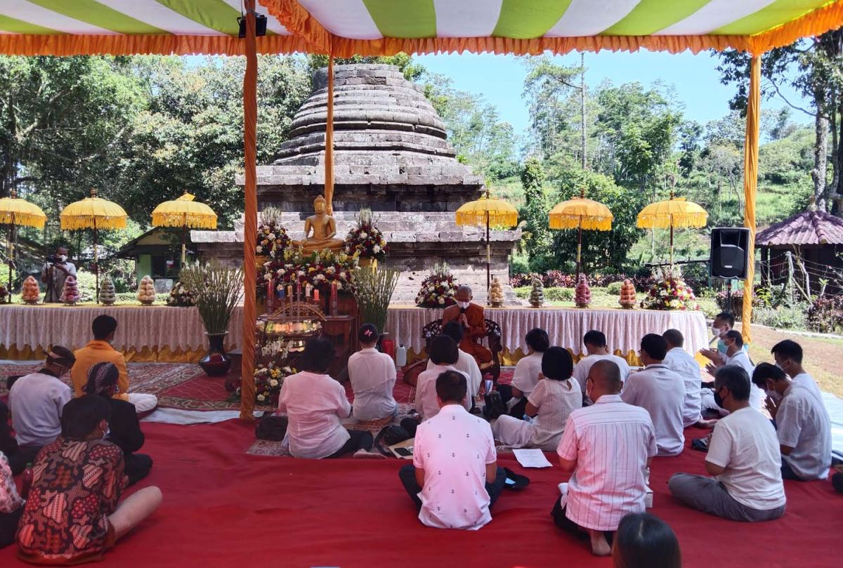 Umat Buddha di Malang Raya saat merayakan Waisak di Candi Sumberawan (Foto-foto: Rizal Adhi Pratama/jatimnow.com)