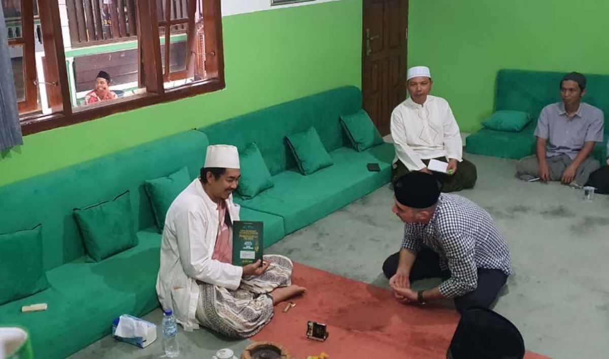 Ra Khalil As'ad sambut baik doa bersama ribuan ulama untuk perdamaian dunia (Foto: PKB Surabaya/jatimnow.com)