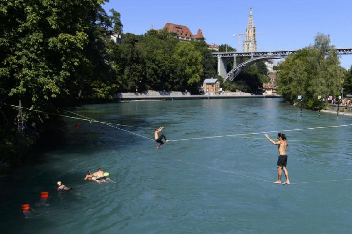 Sungai Aare di Swiss.(Foto: EPA-EFE/ANTHONY ANEX via Republika)