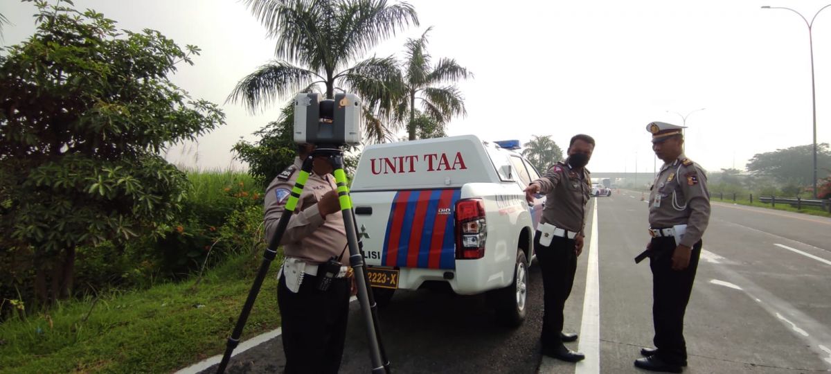 TAA Korlantas Polri Olah TKP Kecelakaan Bus di Tol Mojokerto, Ini Temuannya