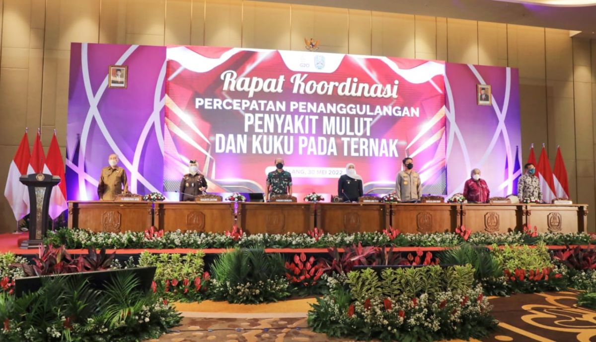 Forkopimda Jatim saat menggelar Rakor Percepatan Penanggulangan PMK jelang Hari Raya Kurban Tahun 2022 (Foto-foto: Humas Pemprov Jatim for jatimnow.com)