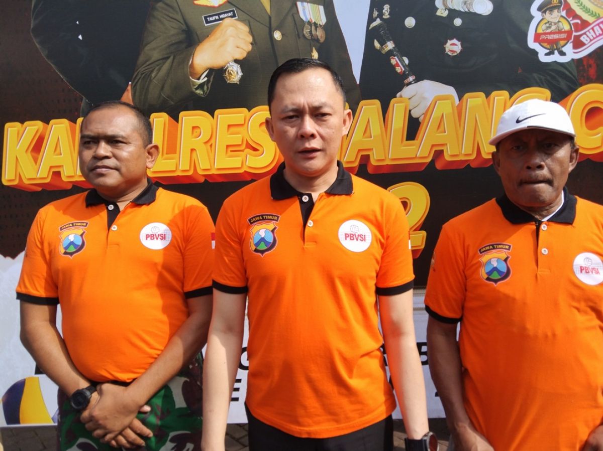 Kapolres Malang AKBP Ferli Hidayat (tengah).(Foto: Rizal Adhi Pratama)