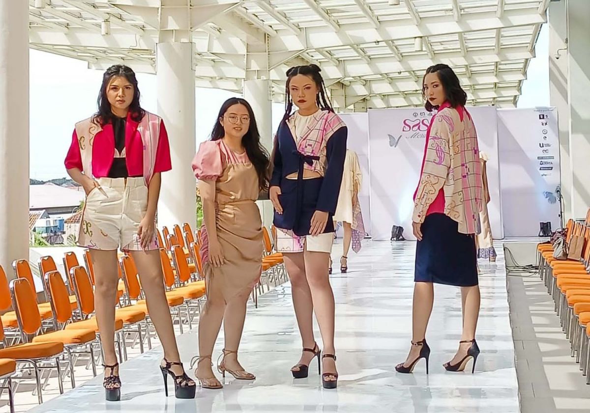 Busana karya mahasiswa UK Petra Surabaya dalam Innofashion Show 4 Tahun 2022 (Foto-foto: Humas UK Petra Surabaya)