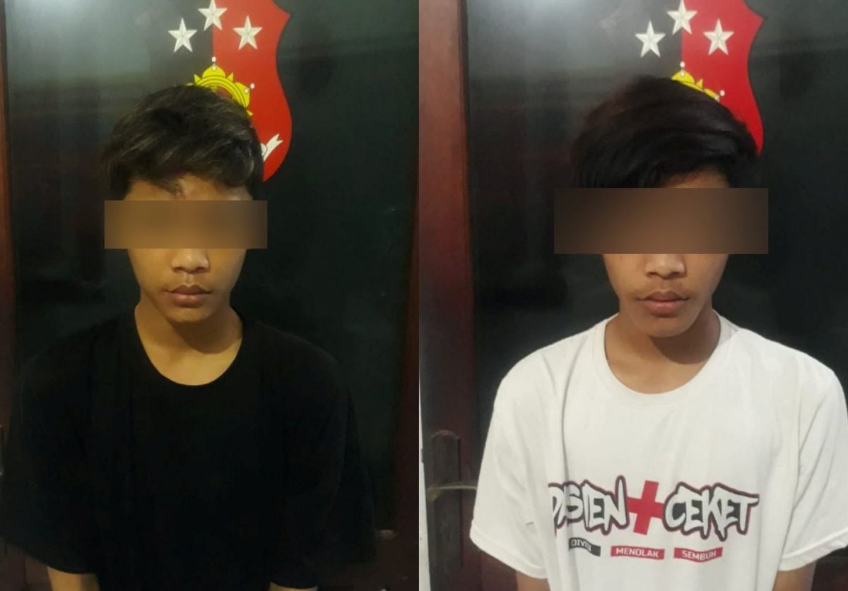 Dua pelaku saat diamankan di Mapolsek Pandaan. (Foto: Polsek Pandaan/jatimnow.com)