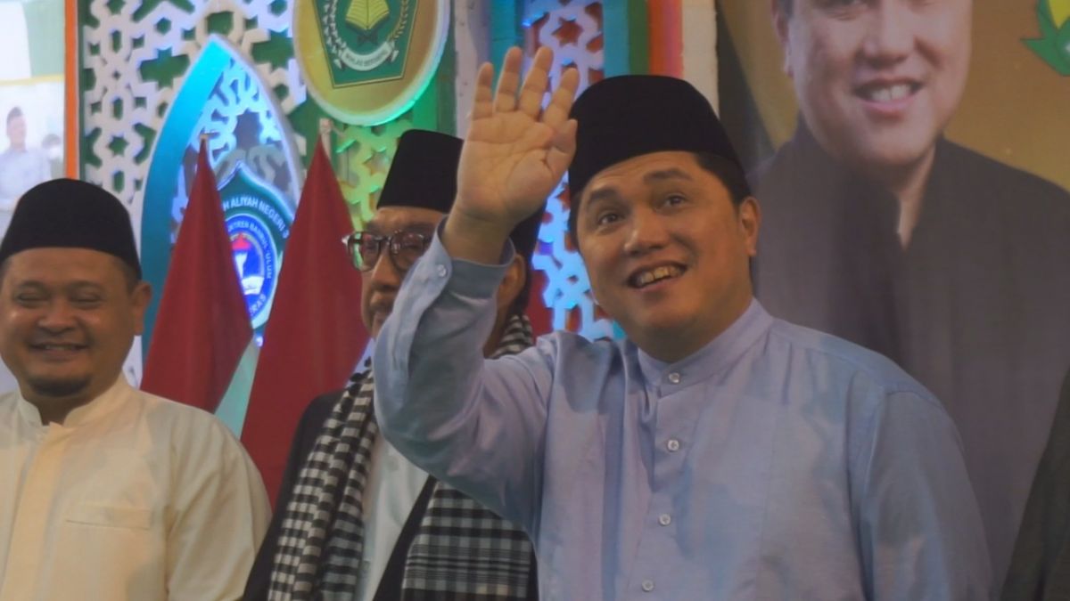 Erick Thohir saat berkunjung di acara Closing Competition Week 2022 yang digelar santri Pondok Pesantren Bahrul Ulum, Tambak Beras.(Foto: Elok Aprianto)