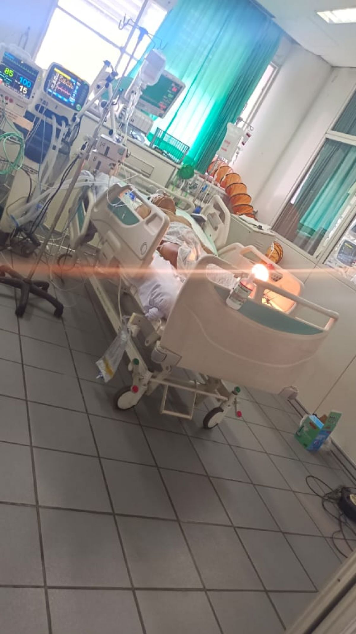 Korban saat dirawat di RSU dr Soetomo Surabaya. (Foto: Rofi'i for jatimnow.com)