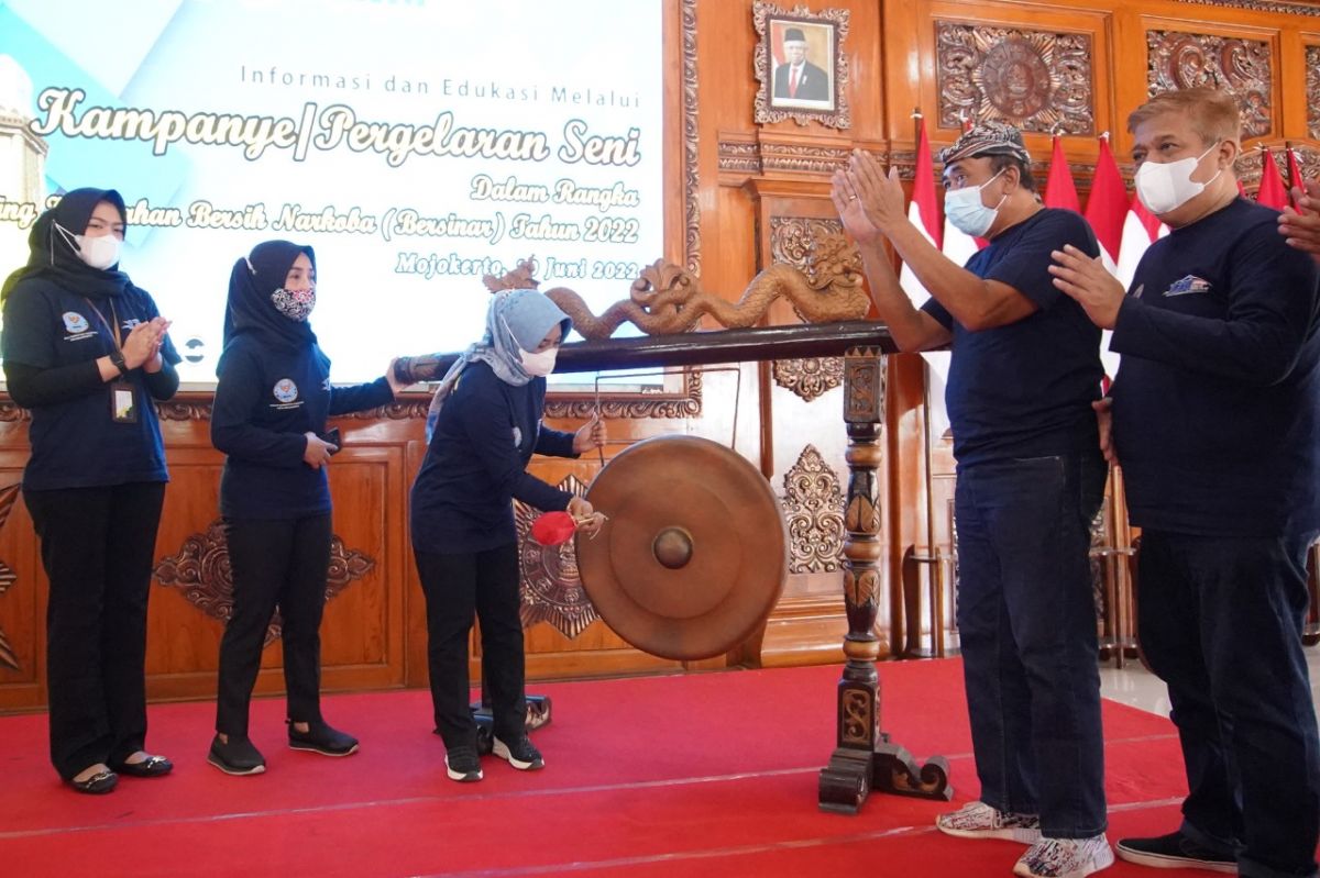 Antisipasi Peredaran Narkoba, Ning Ita dan BNN Launching Kelurahan Bersinar