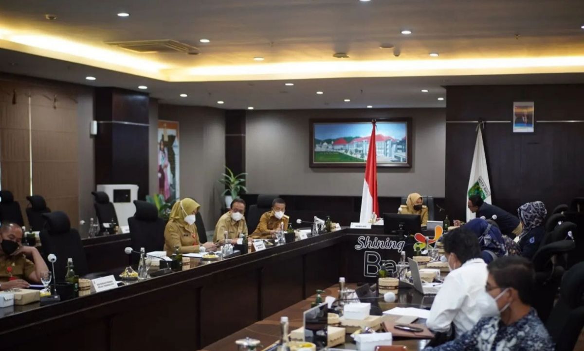 Perumdam Among Tirto Kota Batu saat melaporkan LPJ kegiatan Tahun 2021 kepada eksekutif beberapa waktu lalu (Foto: Diskominfo Kota Batu)