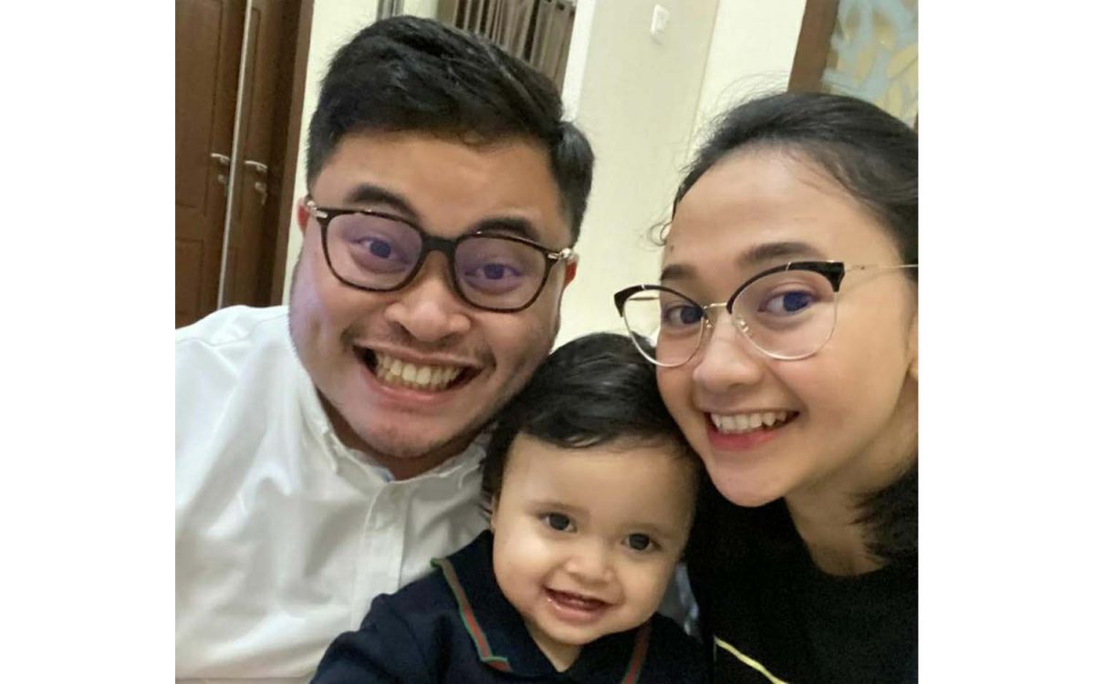Potret kebersamaa Mas Dhito bersama anak dan istrinya (Foto: Humas Pemkab Kediri/jatimnow.com)   