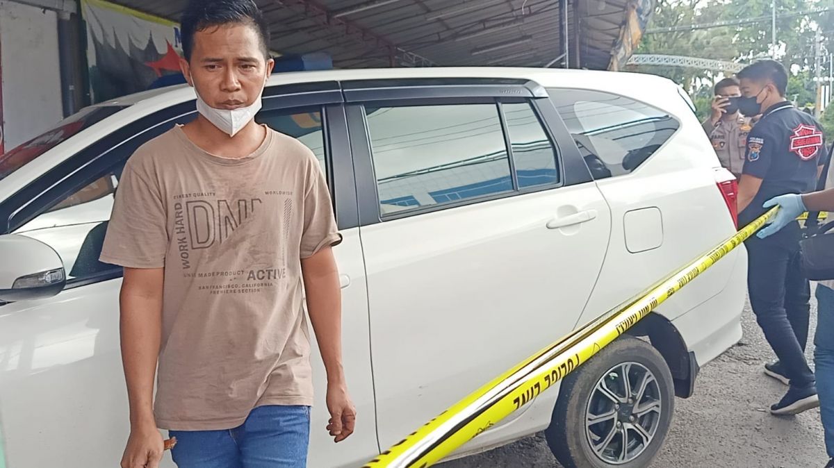 Mobil Misyati yang dibobol pelaku. (Foto: Dwi Kuntarto adjie/jatimnow.com)