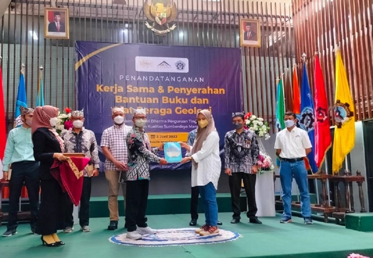 PT BSI dan Poliwangi Teken MoU Pendidikan, Penelitian dan Pengabdian Masyarakat