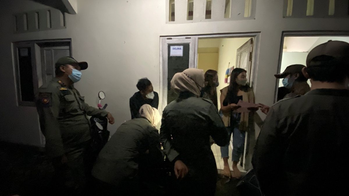 Razia kos oleh Satpol PP Kota Kediri.(Foto : Yanuar Dedy/Jatimnow.com)