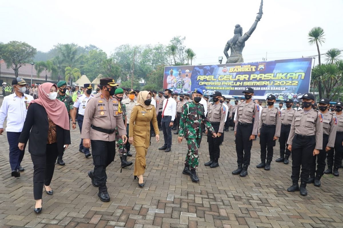 Upacara gelar pasukan Operasi Patuh Semeru 2022 Polres Mojokerto. (Foto: Humas Polres Mojokerto for jatimnow.com)