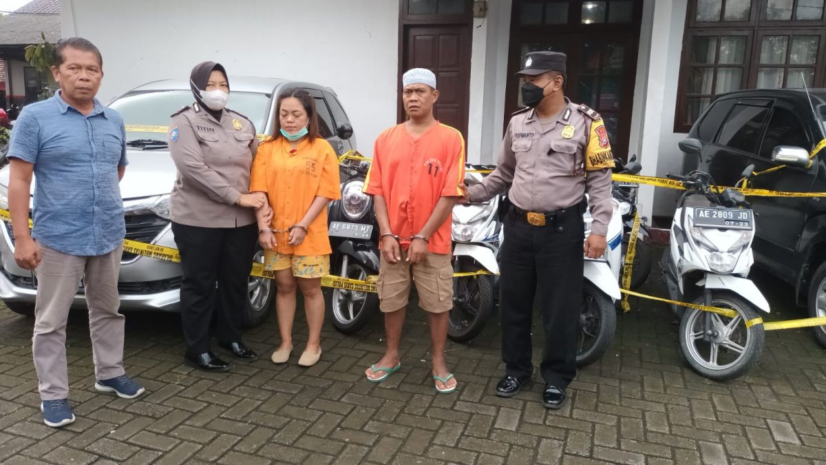 Ika Esthi Nugraheni Garit, pelaku penipuan kendaraan rental di Ngawi diamankan polisi. (Foto: Sukoco for jatimnow.com)