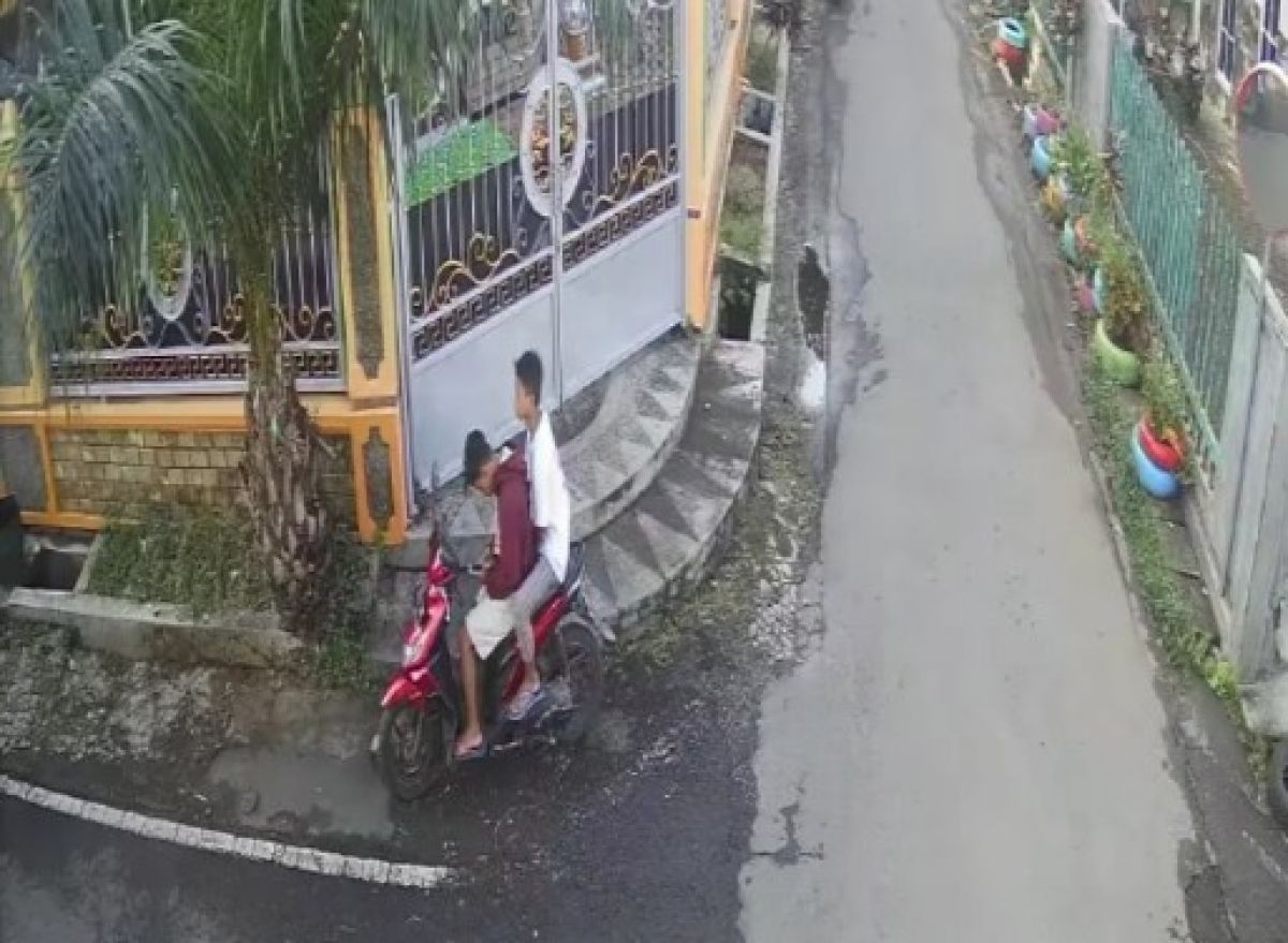 Tangkapan layar video viral di media sosial Facebook.