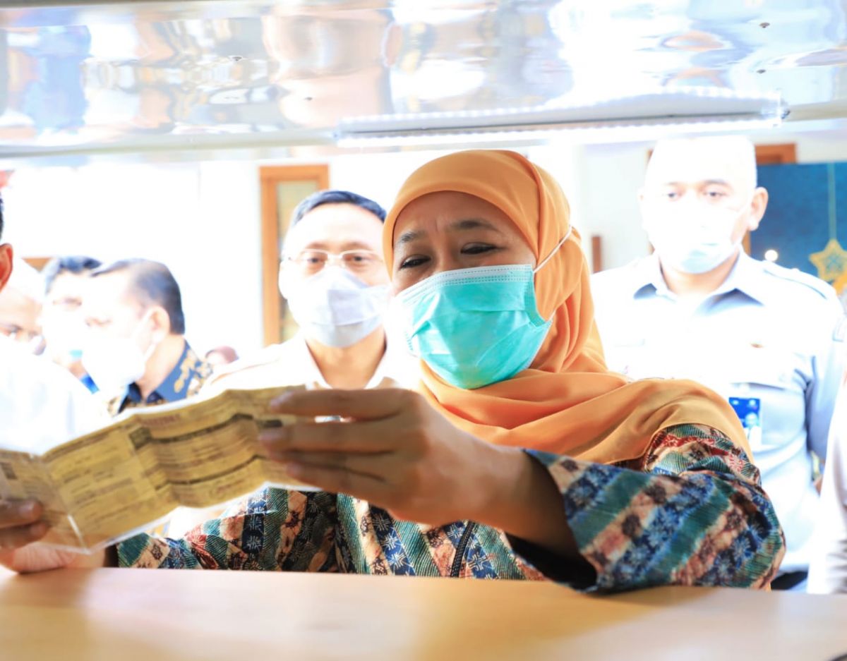 Gubernur Khofifah mengajak warga Jatim memanfaatkan masa perpanjangan program pemutihan pajak kendaraan bermotor. (Foto: Humas Pemprov Jatim)