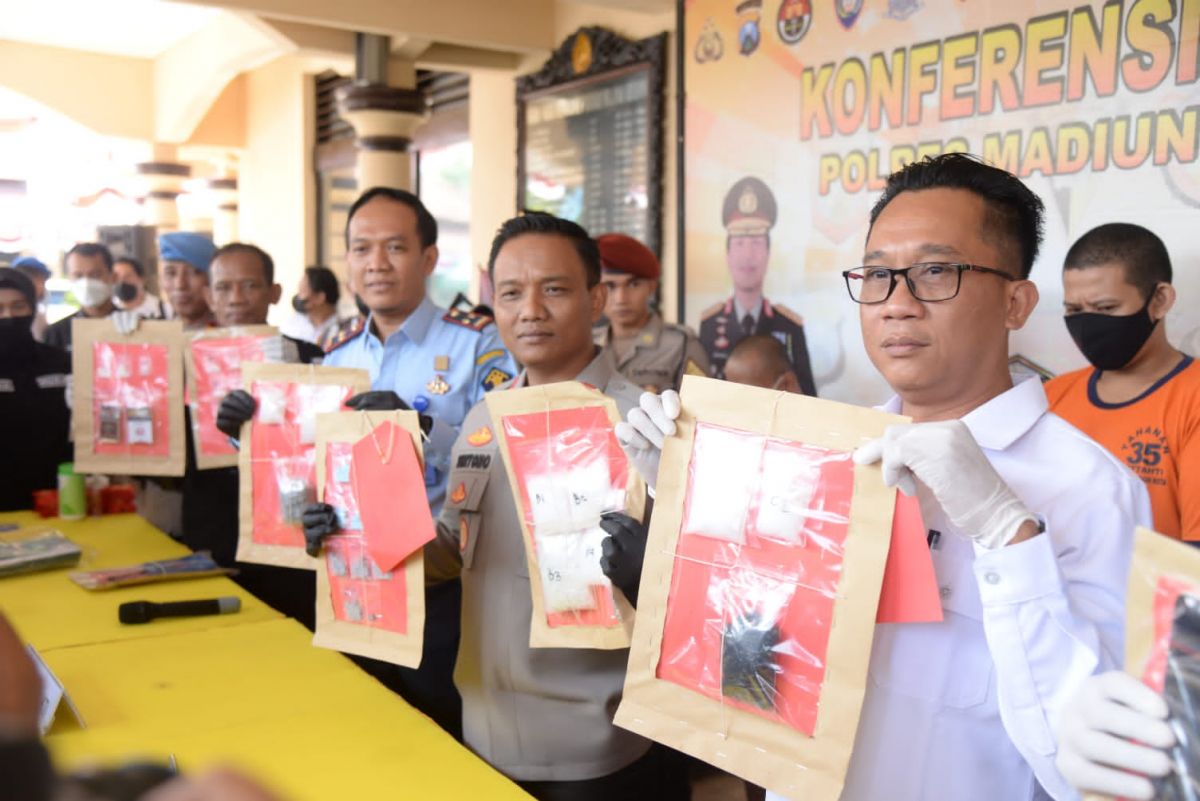 Pres rilis narkoba di Madiun. (Foto: Humas Polres Madiun Kota/jatimnow.com)