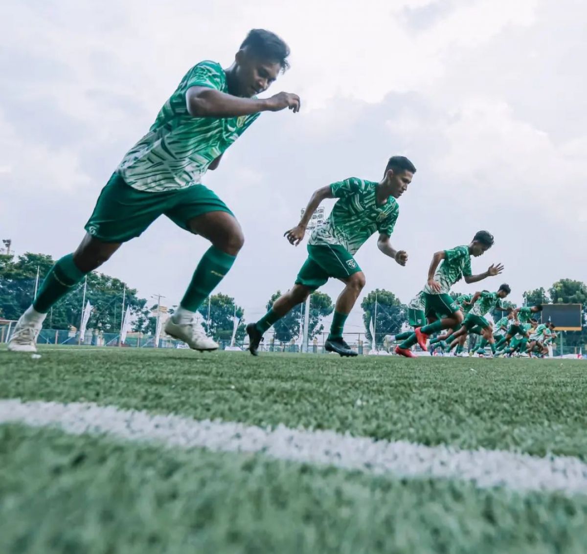 Recovery training pemain Persebaya Surabaya jelang laga lawan Persib Bandung.(Foto: Instagram officialpersebaya/jatimnow.com)