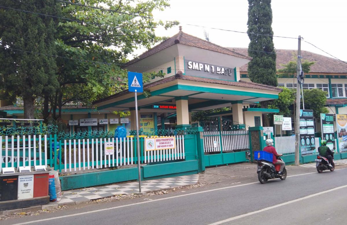 Gedung SMP Negeri I Kota Batu (Foto: Galih Rakasiwi/jatimnow.com)