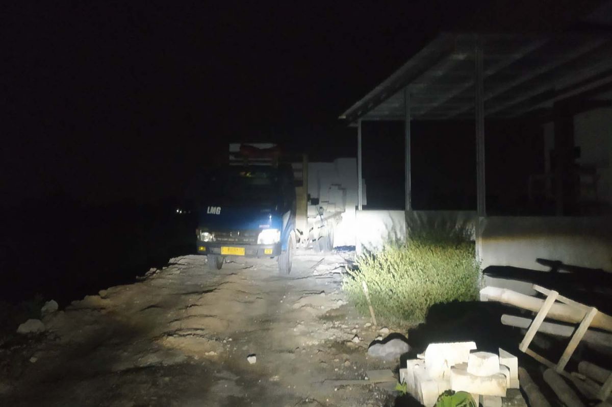 Sopir di Lamongan Ditemukan Tewas Usai Turunkan Batako Satu Truk Seorang Diri