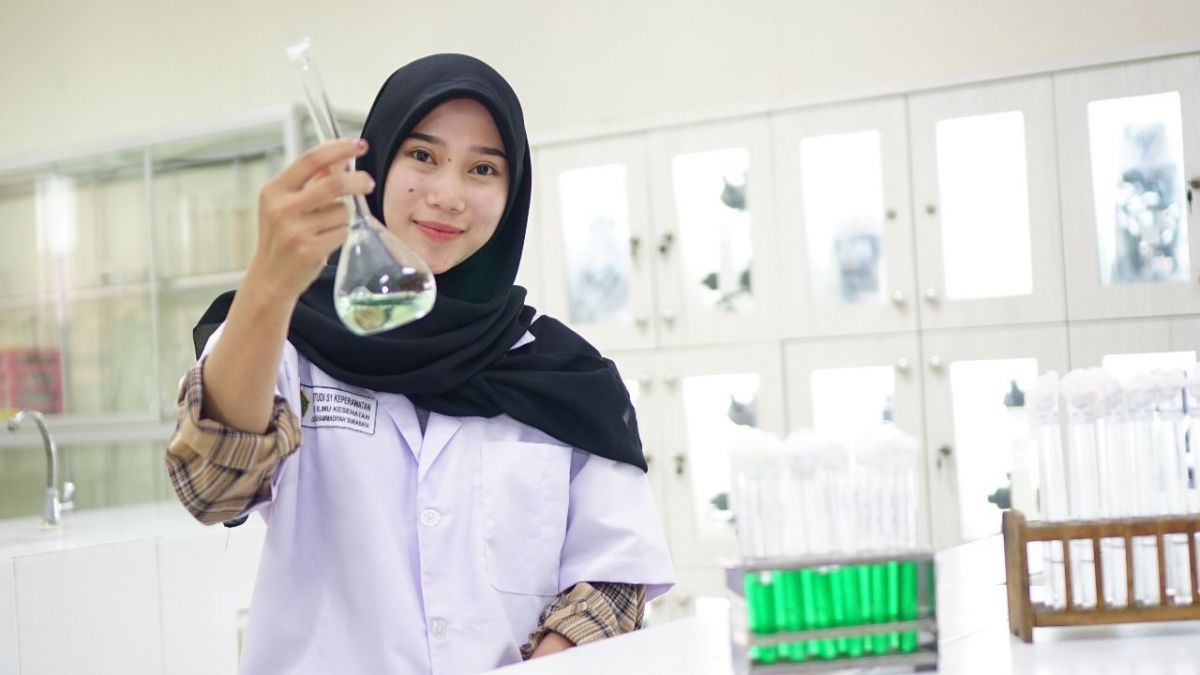 Mahasiswi Fakultas Kedokteran UM Surabaya. (Foto: Humas UM Surabaya/jatimnow.com)