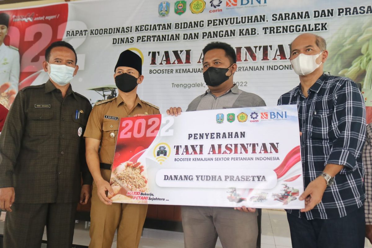 Dukung Upaya Kementan, Mas Ipin Fasilitasi Alsintan Mandiri untuk Poktan