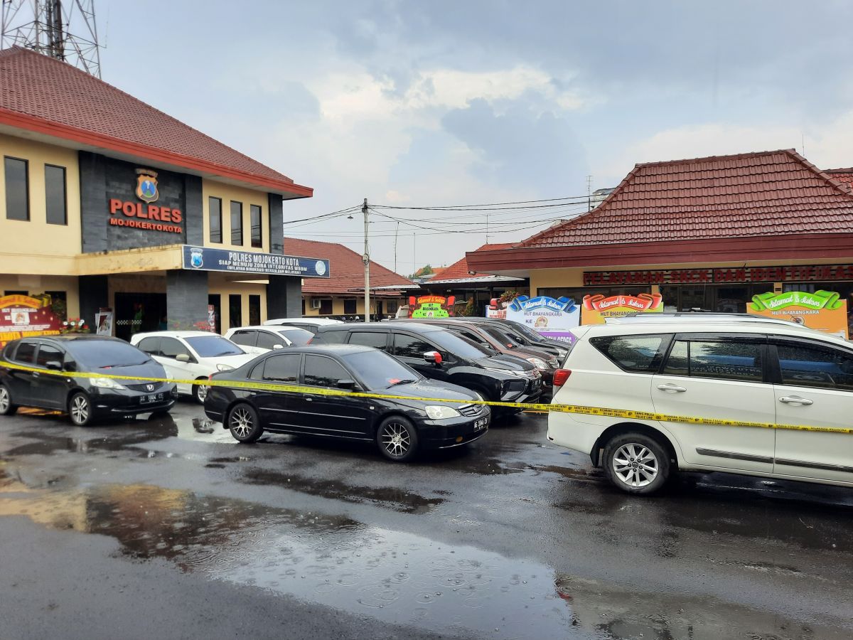 Mobil hasil penggelapan yang disita Satreskrim Polres Mojokerto Kota dalam ungkap kasus sebelumnya (Foto: Achmad Supriyadi/jatimnow.com)