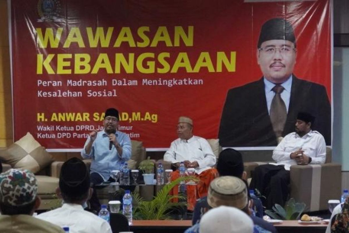 Saat Wakil Ketua DPRD Jatim Anwar Sadad menggelar Sosialisasi Wawasan Kebangsaan di hotel Horizon kota Pasuruan. (Foto: dok Sadad for jatimnow.com)