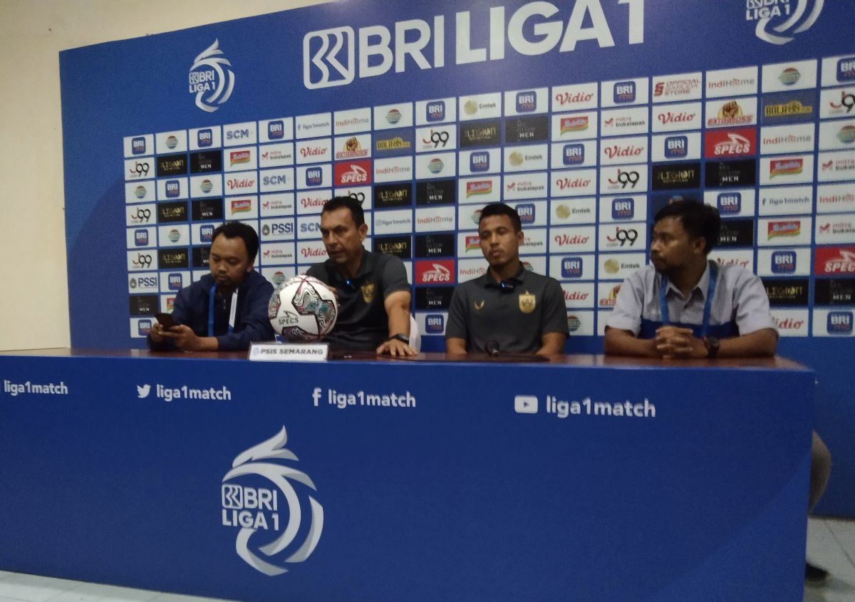 Press conference laga Arema FC Vs PSIS Semarang. (Foto: Rizal Adhi P/jatimnow.com)