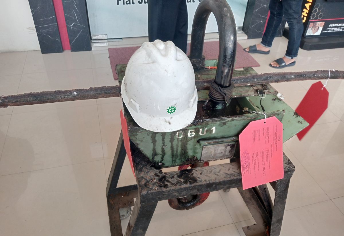 Barang bukti mesin crane yang disita polisi. (Foto: Elok Aprianto/jatimnow.com)