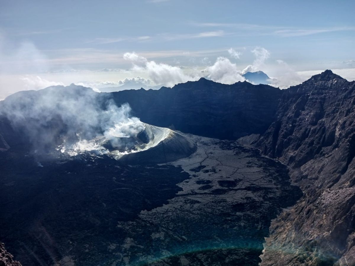 Kawah Gunung Raung (Foto: Dok. Pendaki Eko Wahyudianto)